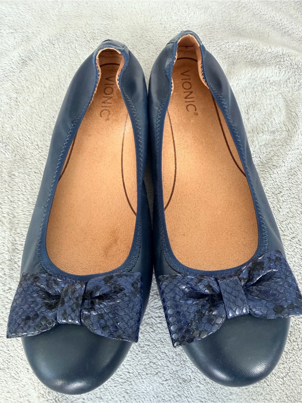 Vionic Navy Bow Leather Ballet Flats